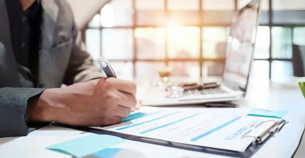Health Insurance and Patient Billing: Co-pays, Deductibles, and Claims Processing
